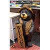 Image 1 : "WELCOME" BEAR STATUE