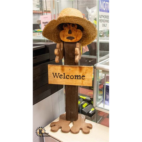 WOODEN MONKEY WELCOME SIGN WITH STRAW HAT