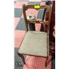 Image 1 : VINTAGE WOOD FRAMED CHAIR