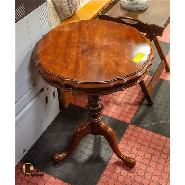 VINTAGE SIDE TABLE 20" X 26"