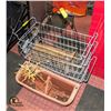 Image 1 : LOT OF BASKETS AND PLANTERS