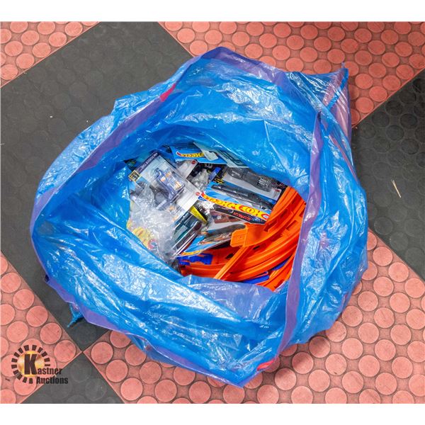 BAG OF HOTWHEELS & TRACK