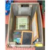 Image 1 : BIN OF PICTURE FRAMES