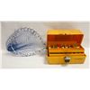 Image 1 : TACKLE BOX WITH HOOKS & FISHING NET