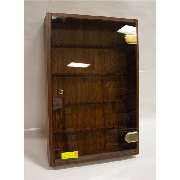 DISPLAY CASE 23" X 15.5"