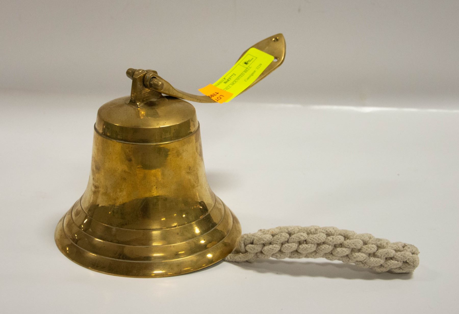 7 Nch Crystal Bell Brass Handle