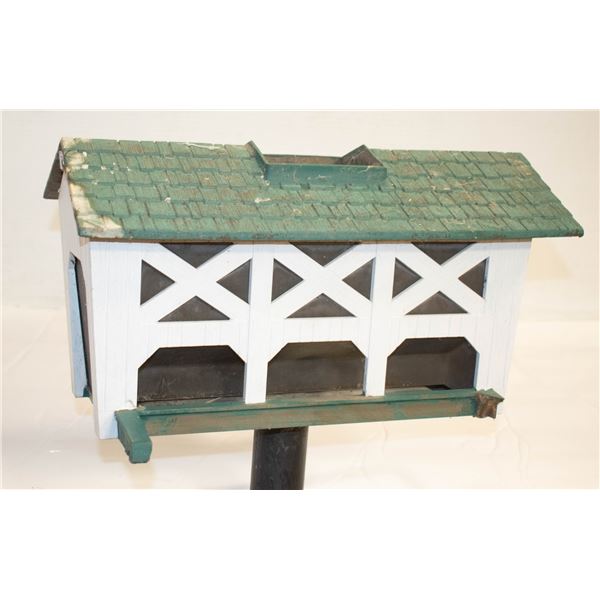 BIRDHOUSE