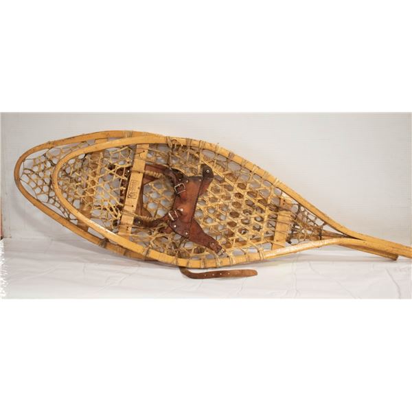 VINTAGE SNOWSHOES-ESTATE