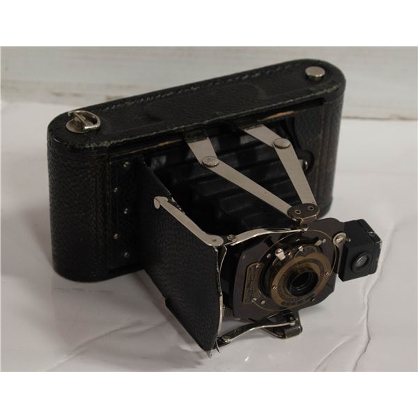ANTIQUE CAMERA