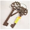 Image 1 : LARGE CAST IRON KEY SET ON HANGING RING-ESTATE