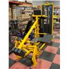 Image 2 : HAMMER STRENGTH V-SQUAT MACHINE COMMERCIAL GRADE
