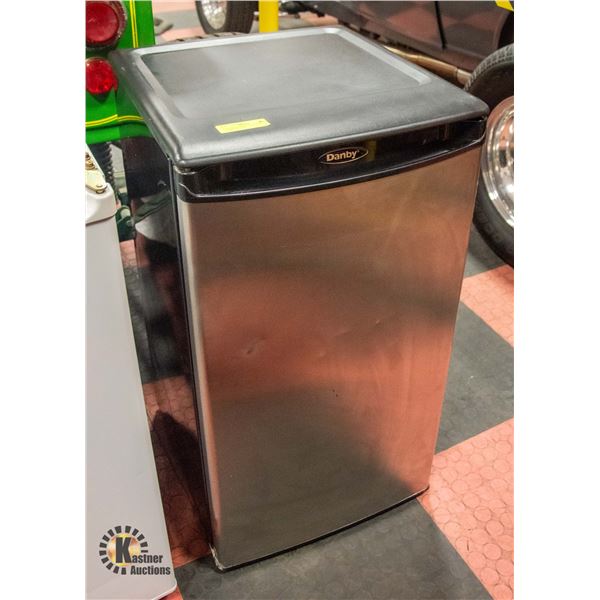 STAINLESS FRONT DANBY BAR FRIDGE TESTED