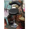 Image 1 : 33 INCH ADJUSTABLE HYDRAULIC LIFT BARSTOOL