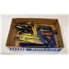 Image 1 : FLAT OF BOX CUTTERS AND KNIVES INCLUDING QUICK