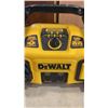 Image 2 : DEWALT POWER STATION BOOSTER AND INFLATOR