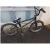 Image 3 : BLACK WE TUE PEOPLE BIKE