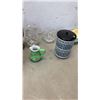 Image 5 : BOX OF COLLECTIBLE PORCELAIN AND MORE