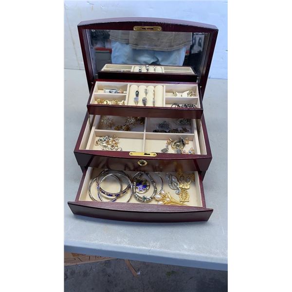 JEWELRY BOX WITH CONTENTS