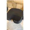 Image 8 : 2 SEAT CUSHIONS WITH MASSAGE ROLLER AND WATTNE MASSAGER