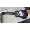 Image 5 : VINTAGE GE ELECTRIC HEATER AND FIRST ACT GUITAR