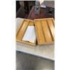 Image 3 : 2 BAMBOO CUTLERY TRAYS AND CHEESE BOARD