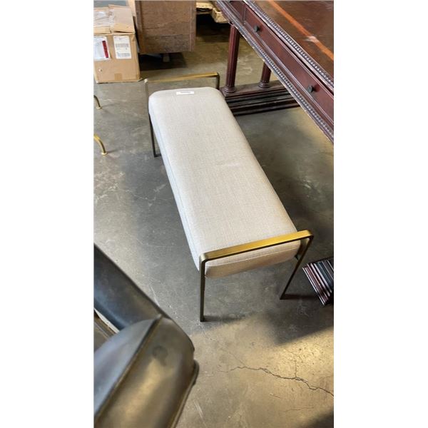 UPHOLSTERED BENCH