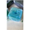 Image 4 : 2 NEW LUNCH BAGS AND 2 PACKS OF RE-USEABLE ICE PACKS