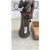 Image 8 : 2 LANTERNS AND ANGEL STATUE