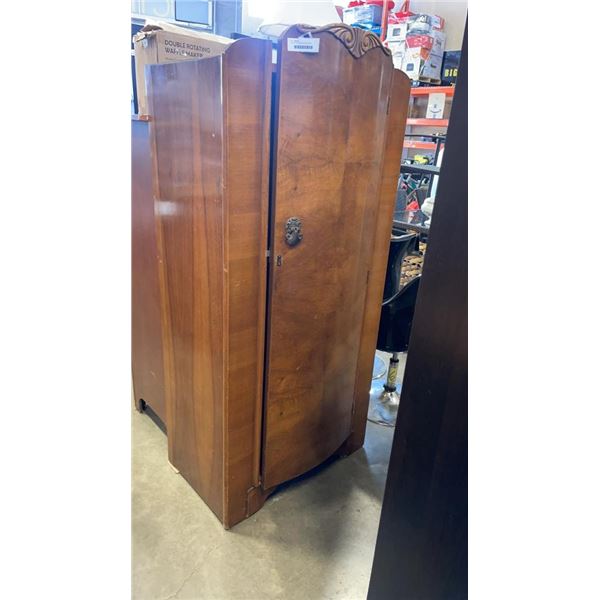 VINTAGE SOLID WOOD WORDROBE APPROX 5FT TALL, NO KEY