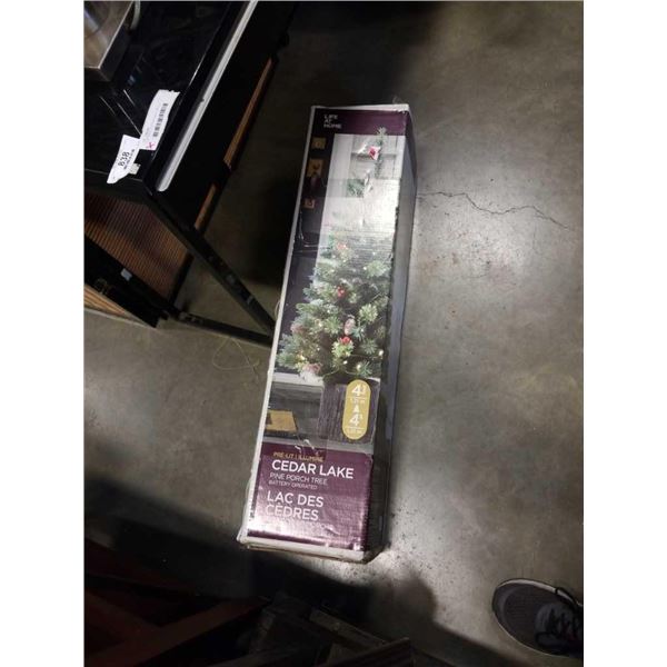 4FT PRE-LIT CHRISTMAS TREE BATTERY OPERATED