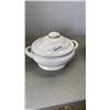 Image 2 : 2 PORCELAIN SOUP TUREENS INCLUDING SPOT AND WREATH