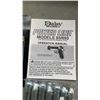 Image 4 : DAISY POWER LINE MODEL 93 CO2 BB GUN W/ RELOADERS, CO2, MANUAL