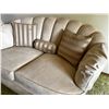 Image 3 : Shell Back Loveseat