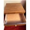 Image 3 : Victoriaville - Walnut - 1 Drawer End Table