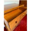 Image 2 : Victoriaville - Walnut - 4 Drawer Dresser