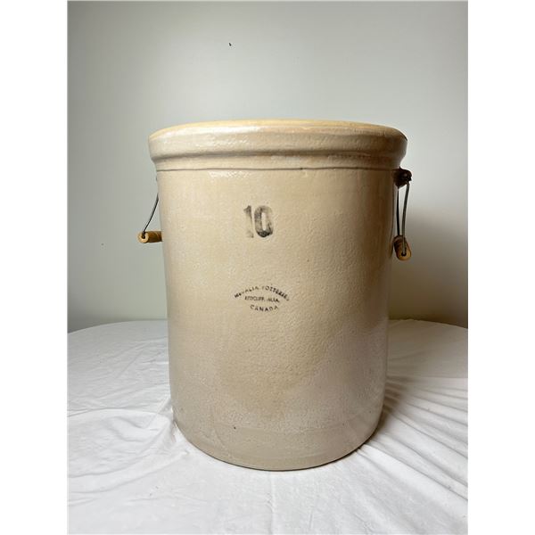 Medalta Potteries 10 Crock