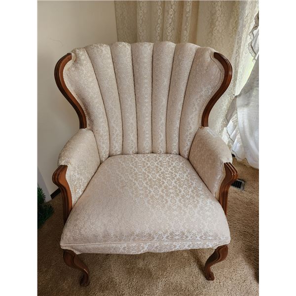Vintage Queen Anne Shell Back Parlour Chair - Pristine 26W x 21D x 37T
