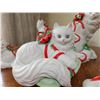 Image 4 : Collection Of Christmas White Cats