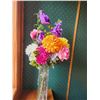 Image 2 : Silk Flower Arrangement