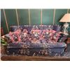 Image 1 : Vintage Floral Couch 89L x 31D x 36T