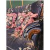 Image 2 : Vintage Floral Couch 89L x 31D x 36T