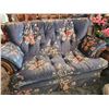 Image 1 : Floral Love Seat