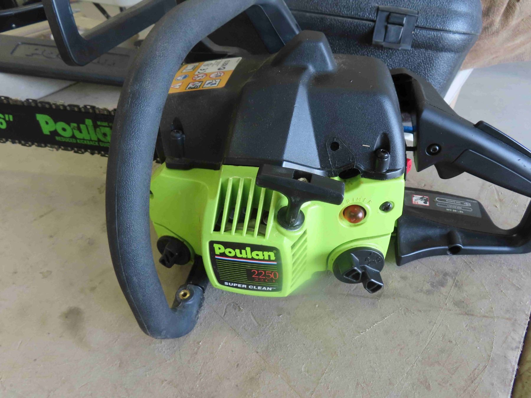 Poulan Model 2250 Gas Chainsaw with Hard Case - Turns Over Well, 16 ...