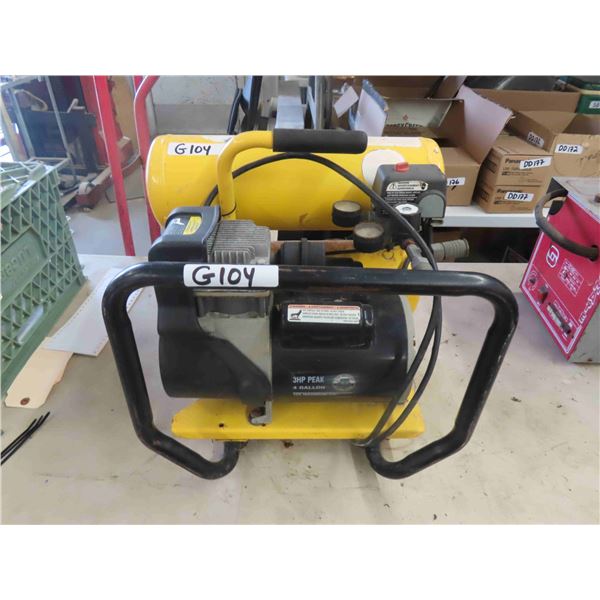 3HP 4 Gal Portable Air Compressor - Working