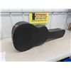 Image 8 : Nice Hard Shell Guitar Case Made in Canada - Super Clean