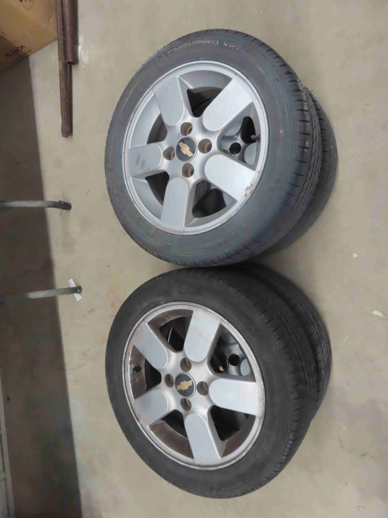 4 Chevrolet 4 Bolt Rims with Champiro Vol 185 / 55 R 15 Tires - Good ...