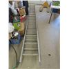 Image 2 : Aluminum 32' Extension Ladder