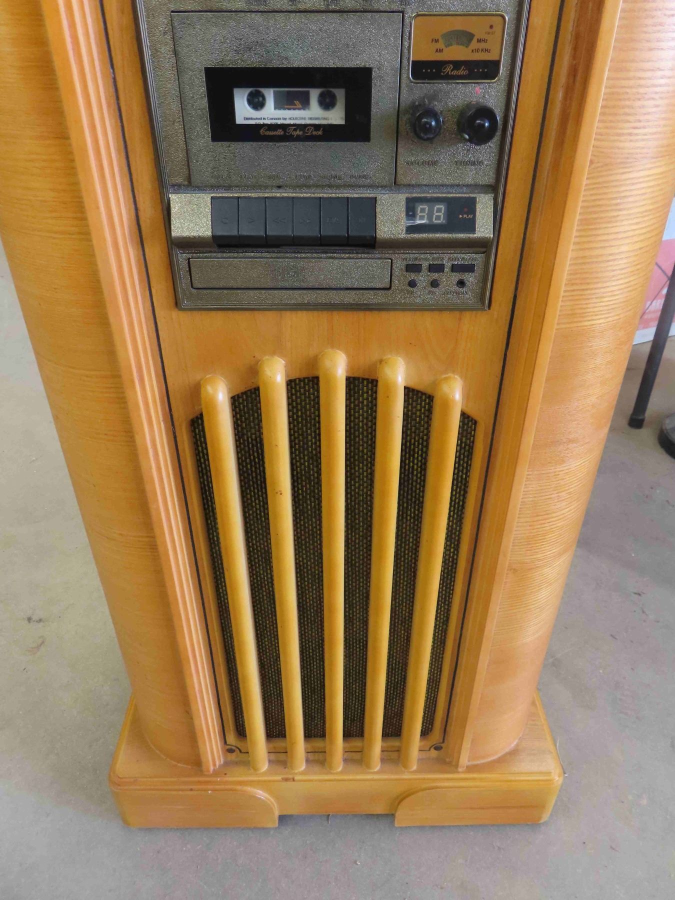Curtis Model RCD 836 Vintage Look Record Player with AM/FM, Cassette + CD