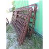 Image 2 : 11 Metal Corral Panels 10' - Couple Bent Ones