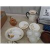 Image 2 : Mid Century Grab Bag, Serving Tray, Dishes, Bowls, Ornaments, plus more